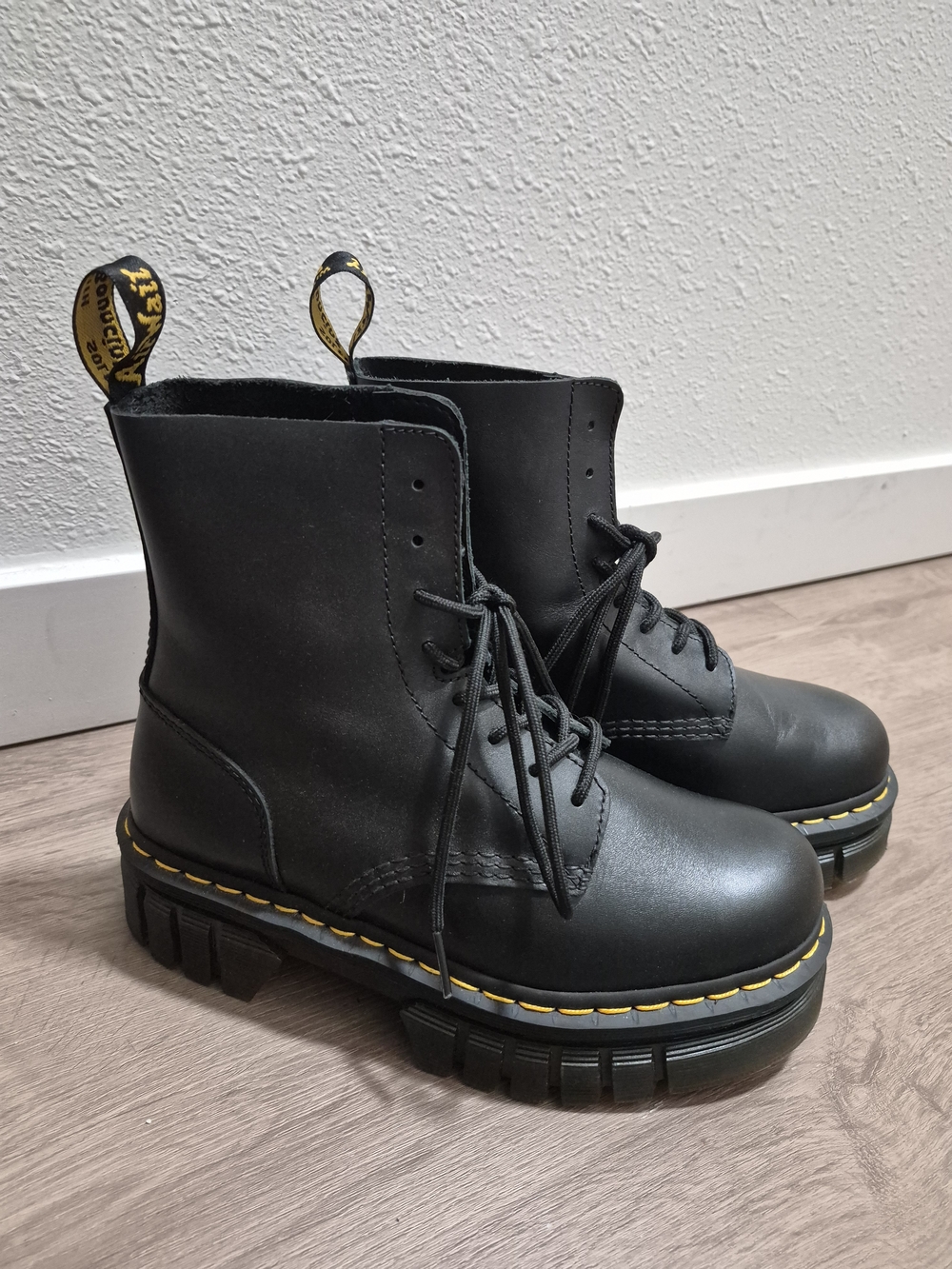 Dr Marten Audrick Black Leather Boots. Womens Size 8. Worn Twice. Comfortable